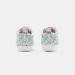 حذاء رياضي من القماش برسوم...